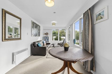Photo of property in 28 Carrington Street, New Plymouth, 4310