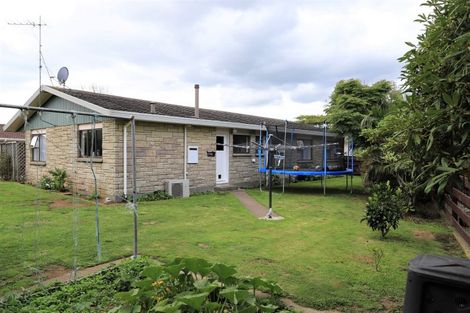 Photo of property in 16 Matai Place, Hawera, 4610