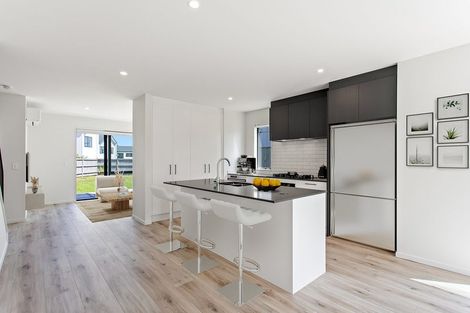Photo of property in 3 Aquamarine Road, Rosehill, 2113