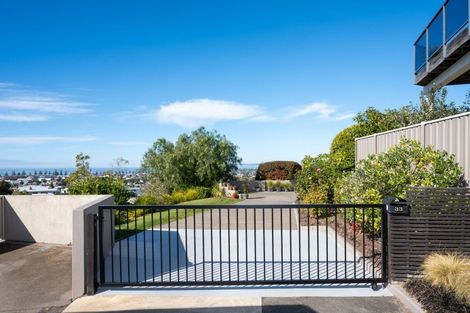 Photo of property in 33 Enfield Road, Hospital Hill, Napier, 4110