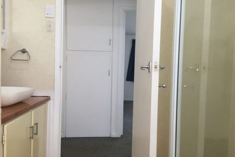 Photo of property in 52 Butterworth Drive, Glendene, Auckland, 0602