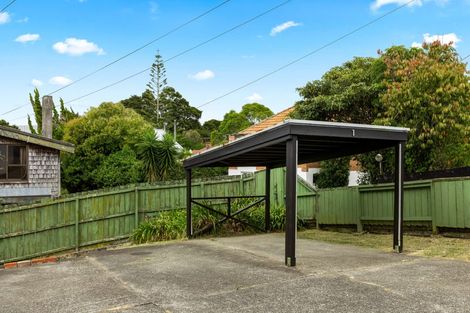 Photo of property in 1/242 Onewa Road, Birkenhead, Auckland, 0626