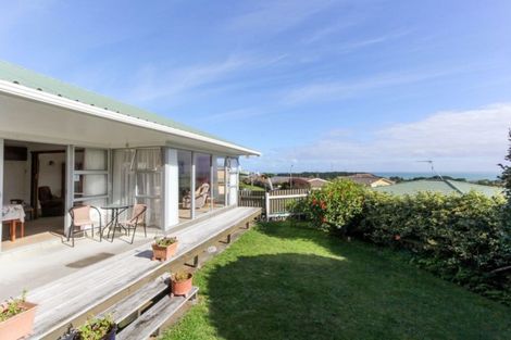 Photo of property in 5 Renown Place, Spotswood, New Plymouth, 4310