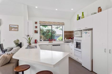 Photo of property in 4 Maple Lane, Waikanae, 5036