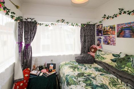 Photo of property in 18 Tamar Street, Island Bay, Wellington, 6023