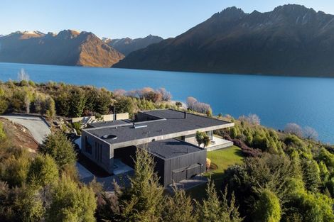 Photo of property in 32 Vista Terrace, Wye Creek, Queenstown, 9371
