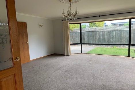 Photo of property in 294 Memorial Avenue, Burnside, Christchurch, 8053