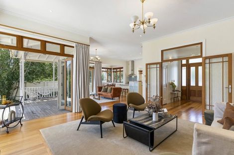 Photo of property in 32 Clarence Road, Northcote Point, Auckland, 0627