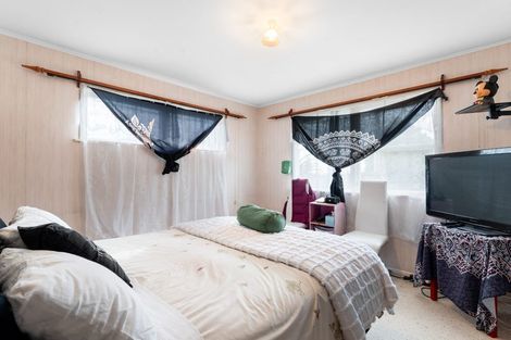 Photo of property in 92 Colwill Road, Massey, Auckland, 0614