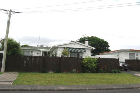 Photo of property in 4/2 Tiri Tiri Road, Birkdale, Auckland, 0626