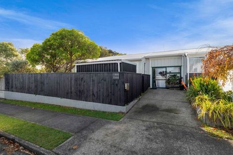 Photo of property in 8 Omata Road, Westown, New Plymouth, 4310