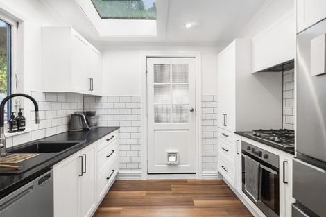 Photo of property in 16 Reuben Avenue, Brooklyn, Wellington, 6021