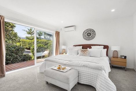 Photo of property in 2/24 Mariposa Crescent, Birkenhead, Auckland, 0626