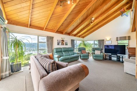 Photo of property in 81 Normandale Road, Normandale, Lower Hutt, 5010
