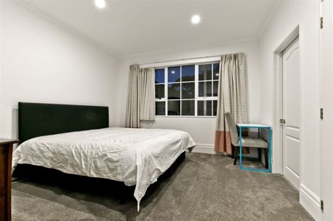 Photo of property in 18 Mansion Court, West Harbour, Auckland, 0618
