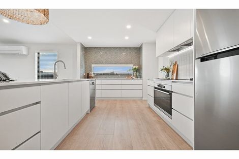 Photo of property in 2 Mccahon Drive, Rangiora, 7400