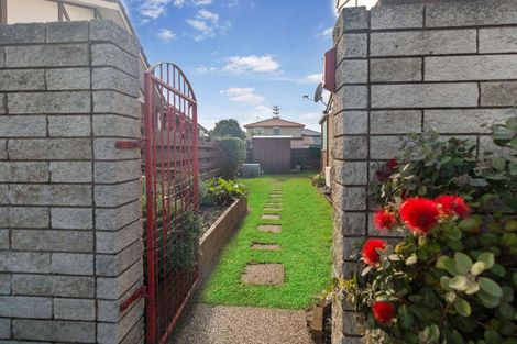 Photo of property in 2b Compton Place, Mount Maunganui, 3116