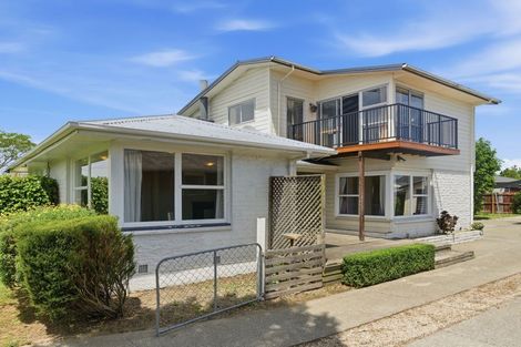Photo of property in 15 Wychwood Crescent, Bishopdale, Christchurch, 8053