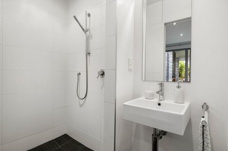 Photo of property in 15 Shalimar Place, Huntington, Hamilton, 3210