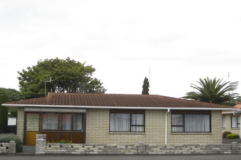 Photo of property in 1/2 Tukapa Street, Westown, New Plymouth, 4310