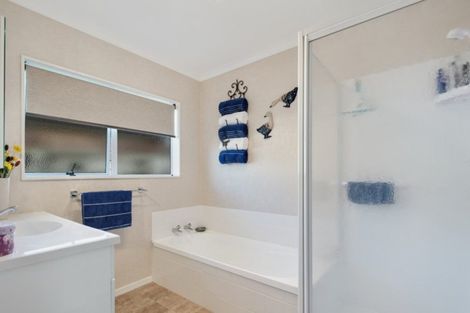 Photo of property in 1 Kopu Drive, Pyes Pa, Tauranga, 3112