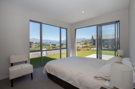 Photo of property in 3 Takahe Lane, Wanaka, 9305