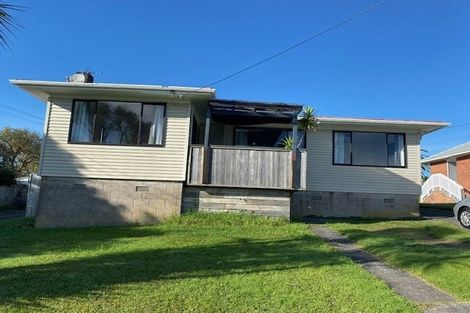 Photo of property in 37 Fairclough Road, Beach Haven, Auckland, 0626