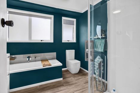 Photo of property in 14 Kowhai Street, Strandon, New Plymouth, 4312
