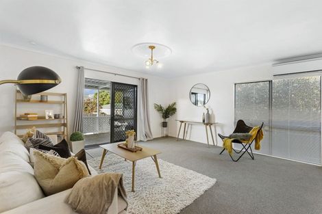 Photo of property in 2 Graham Avenue, Te Atatu Peninsula, Auckland, 0610