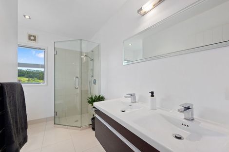 Photo of property in 1355 Old North Road, Helensville, 0875