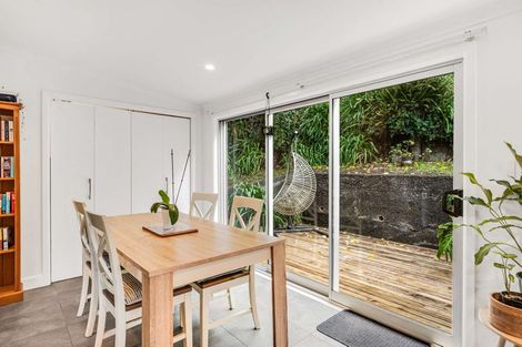 Photo of property in 30 Coote Road, Bluff Hill, Napier, 4110