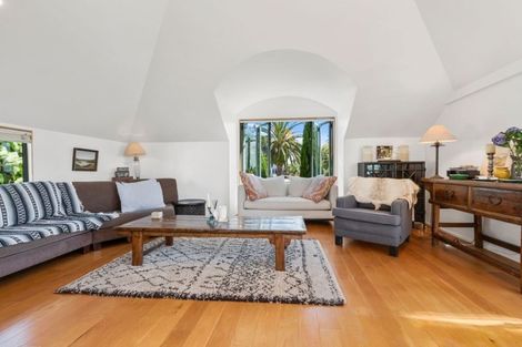 Photo of property in 2 Milton Road, Northcote Point, Auckland, 0627