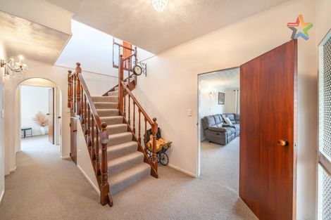 Photo of property in 2 Mcenroe Grove, Naenae, Lower Hutt, 5011