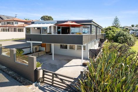 Photo of property in 58 Rothesay Bay Road, Rothesay Bay, Auckland, 0630