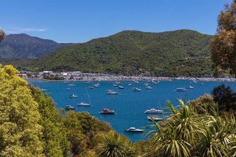 Photo of property in 2 Marina View, Waikawa, Picton, 7281