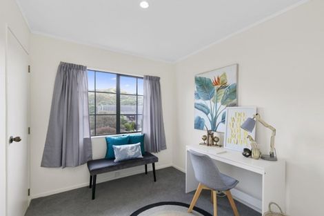 Photo of property in 5 Furlong Crescent, Churton Park, Wellington, 6037