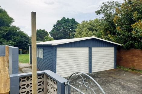 Photo of property in 6 River Road, Te Atatu Peninsula, Auckland, 0610