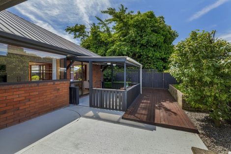 Photo of property in 17 Worthy Street, Ilam, Christchurch, 8041