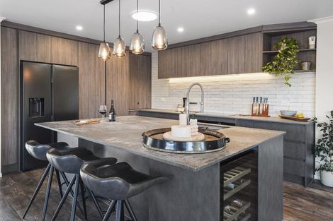 Photo of property in 28 Madison Street, Cambridge, 3434