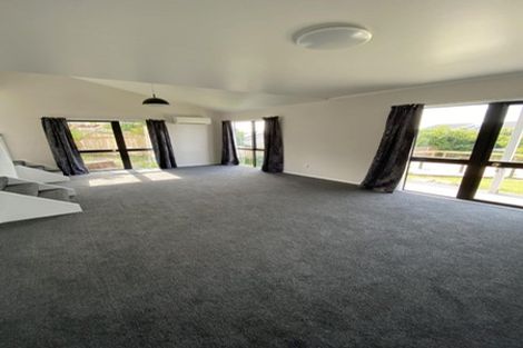 Photo of property in 16 Ebony Place, Massey, Auckland, 0614