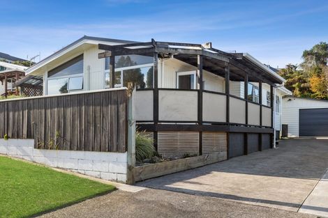 Photo of property in 105 Awanui Street, Merrilands, New Plymouth, 4312