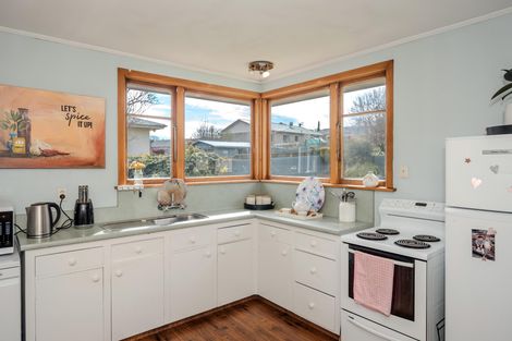 Photo of property in 18 Oxford Street, Holmes Hill, Oamaru, 9401