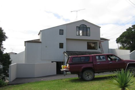Photo of property in 1/67 Beach Road, Castor Bay, Auckland, 0620