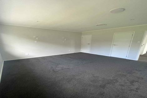 Photo of property in 5 Forsythe Place, Massey, Auckland, 0614