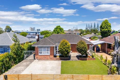 Photo of property in 70 Puhinui Road, Manukau, Auckland, 2104