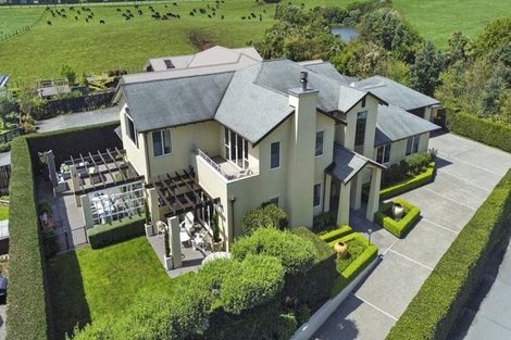 Photo of property in 8b Sampson Avenue, Waiwhakaiho, New Plymouth, 4312