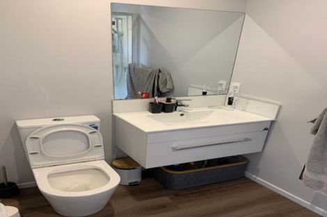 Photo of property in 3a Hillview Crescent, Paparangi, Wellington, 6037