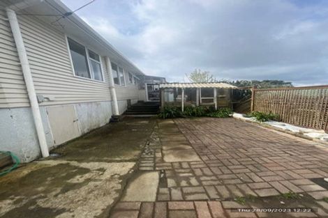 Photo of property in 55 Salford Street, Newlands, Wellington, 6037