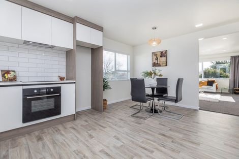 Photo of property in 24 Lilburn Crescent, Massey, Auckland, 0614