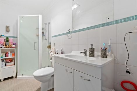 Photo of property in 36 Kenderdine Road, Papatoetoe, Auckland, 2025